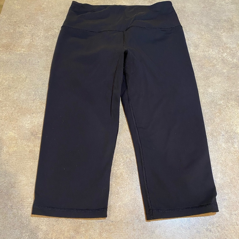 Womens Victoria Secret sport Capri leggings size medium